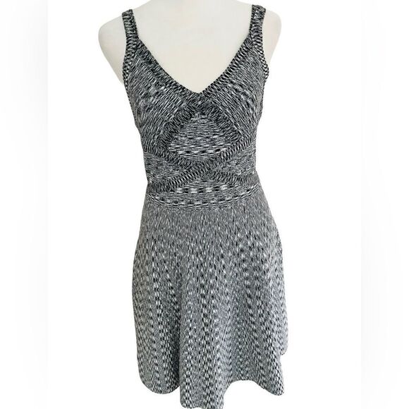 GUESS Double Strap Fit And Flare Bandage Style Space dye Dress size M - Picture 1 of 8